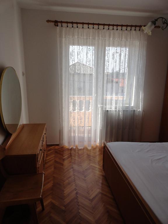 Apartments & Rooms Karmela Banjol Quarto foto