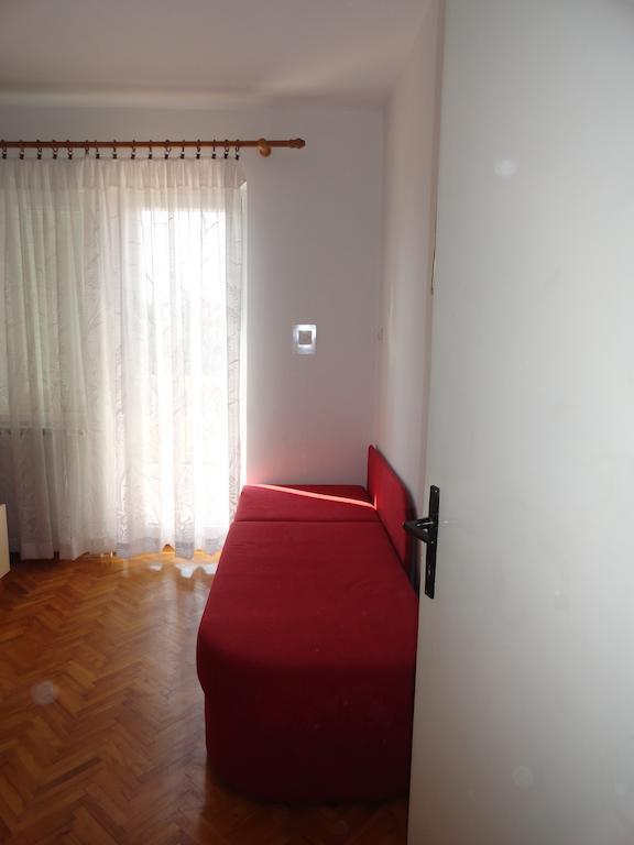 Apartments & Rooms Karmela Banjol Quarto foto
